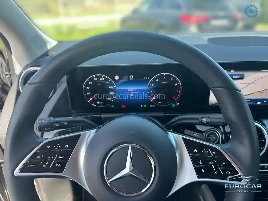 Mercedes-Benz B 180