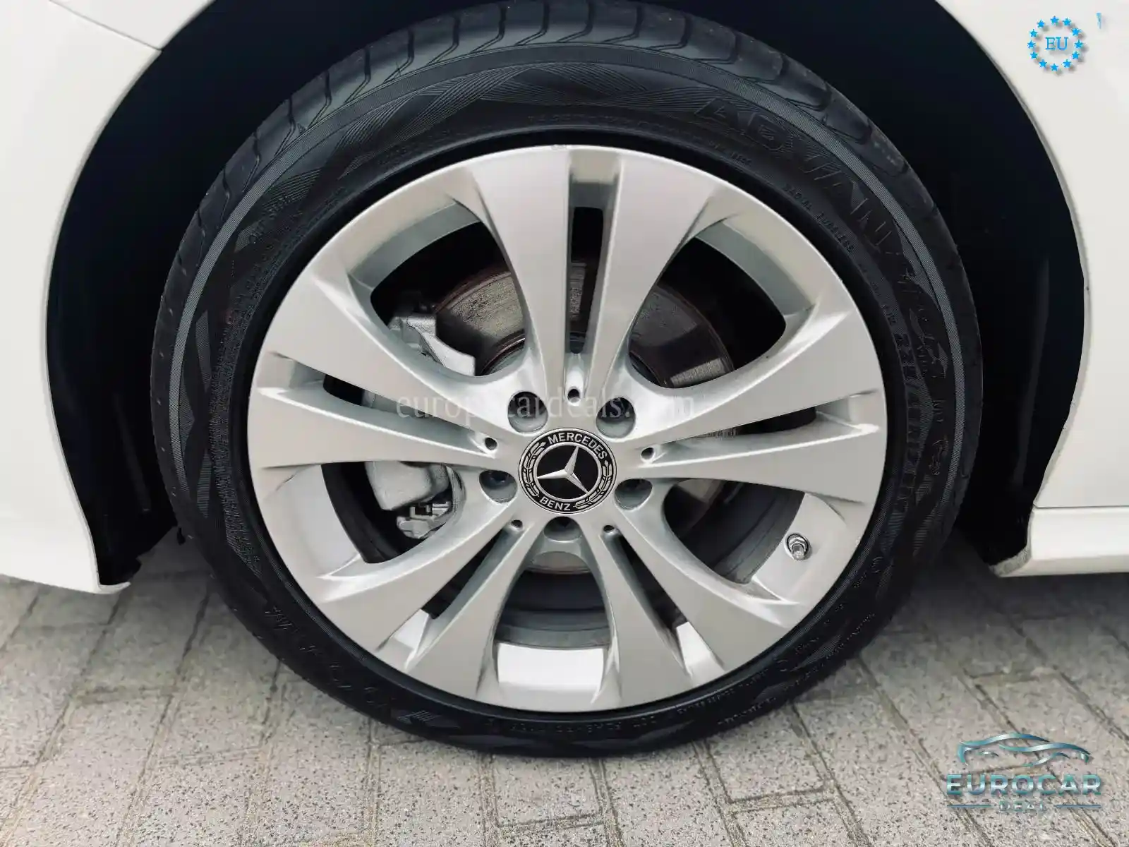 Mercedes-Benz B 200