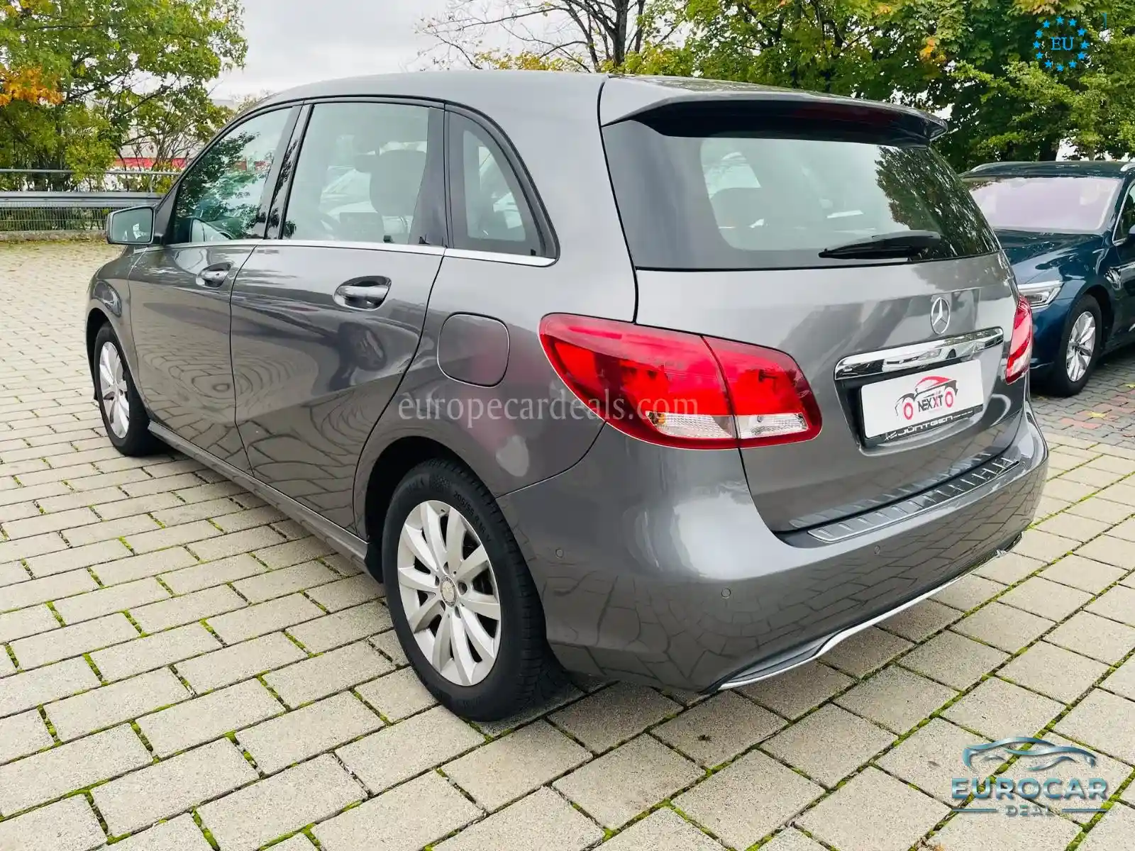 Mercedes-Benz B 180