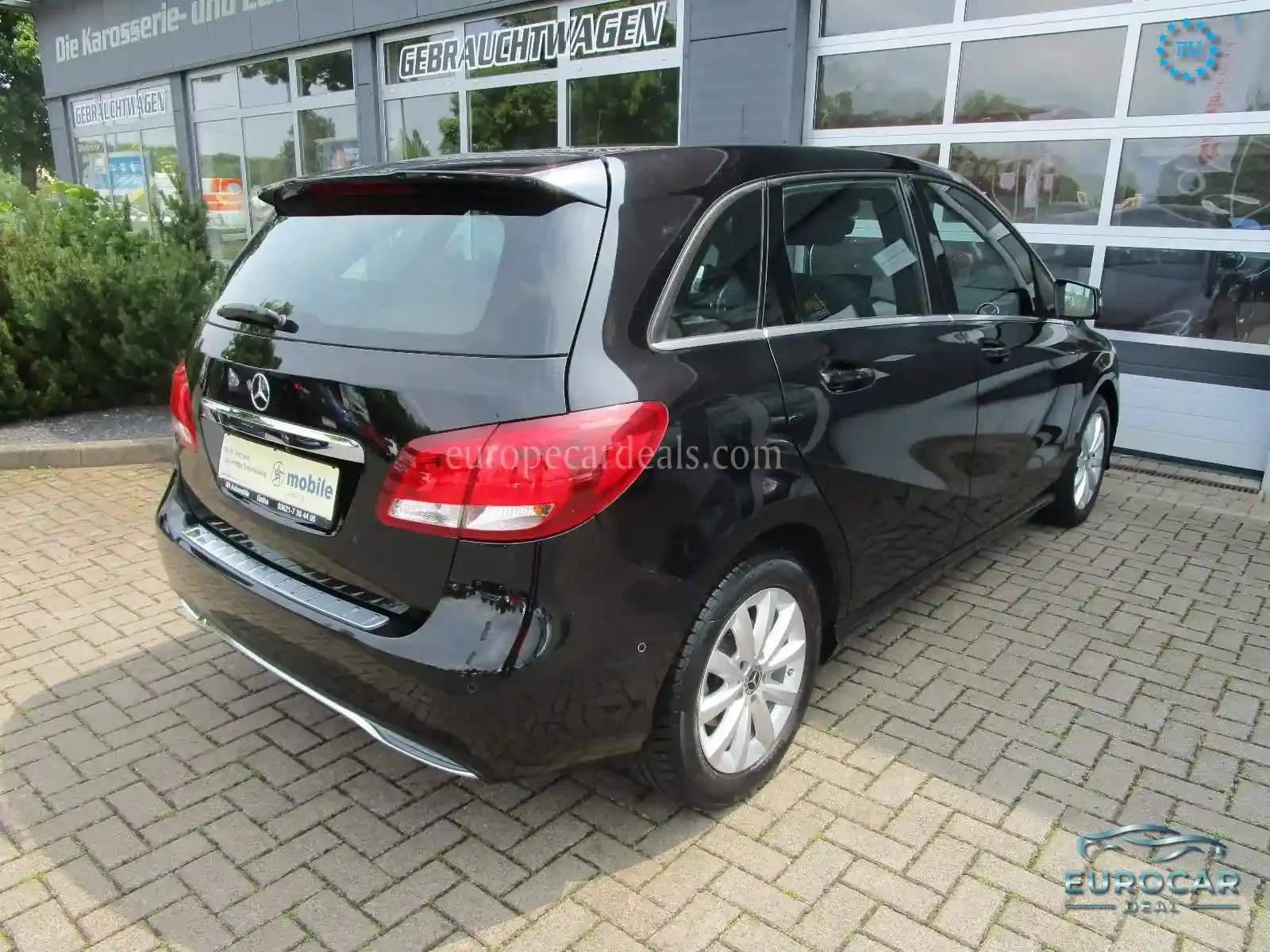 Mercedes-Benz B 180