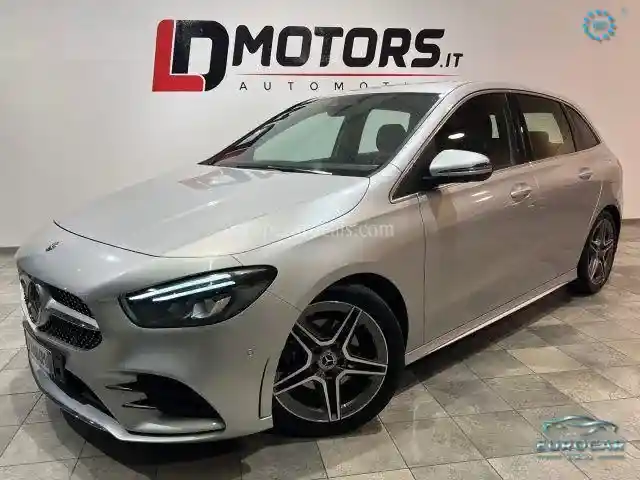 Mercedes-Benz B 180