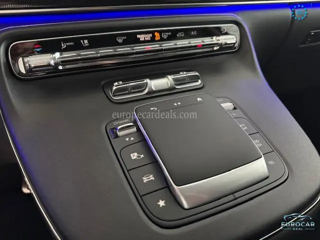 Mercedes-Benz V 220