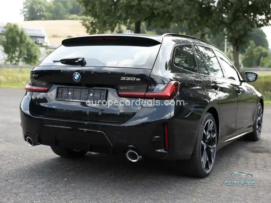 BMW 330