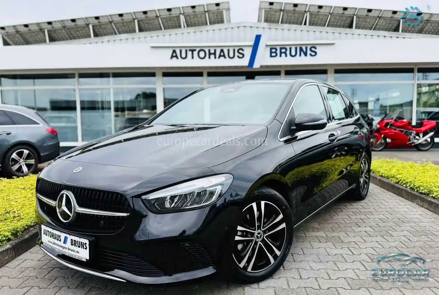 Mercedes-Benz B 180