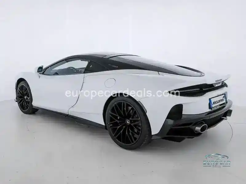 McLaren GT