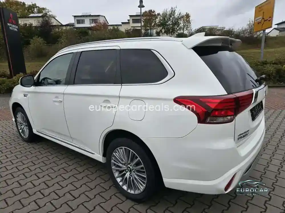 Mitsubishi Plug-in Hybrid Outlander
