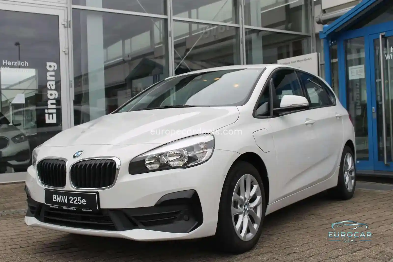 BMW 225