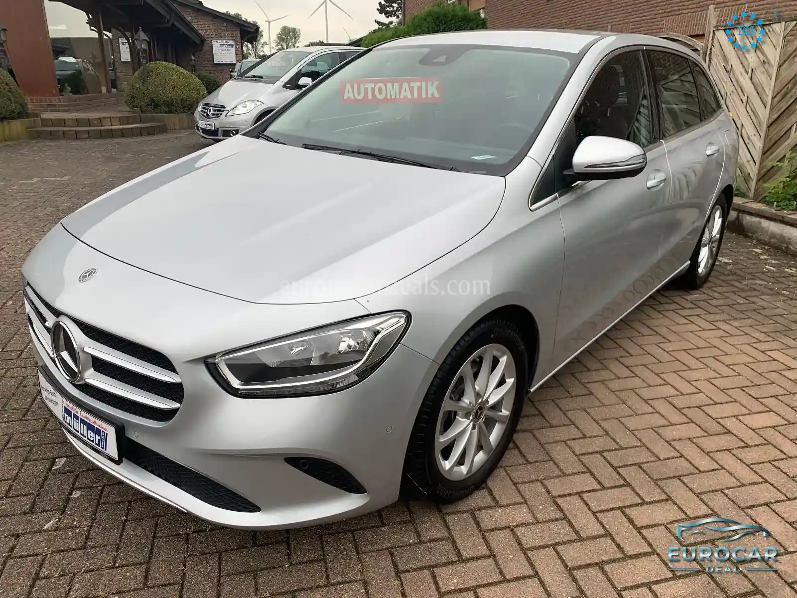 Mercedes-Benz B 180