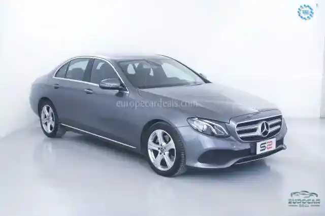 Mercedes-Benz E 220