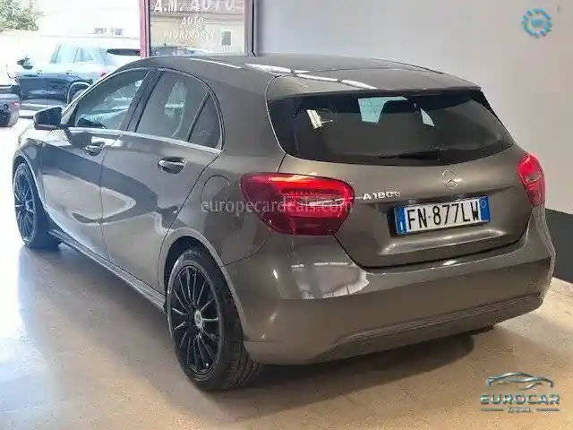 Mercedes-Benz A 180