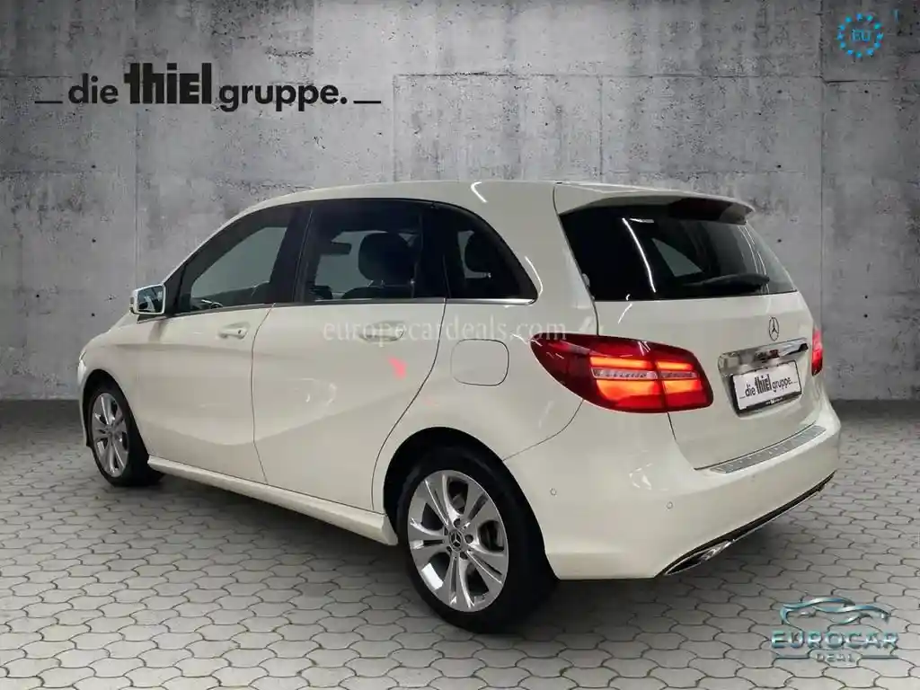 Mercedes-Benz B 220