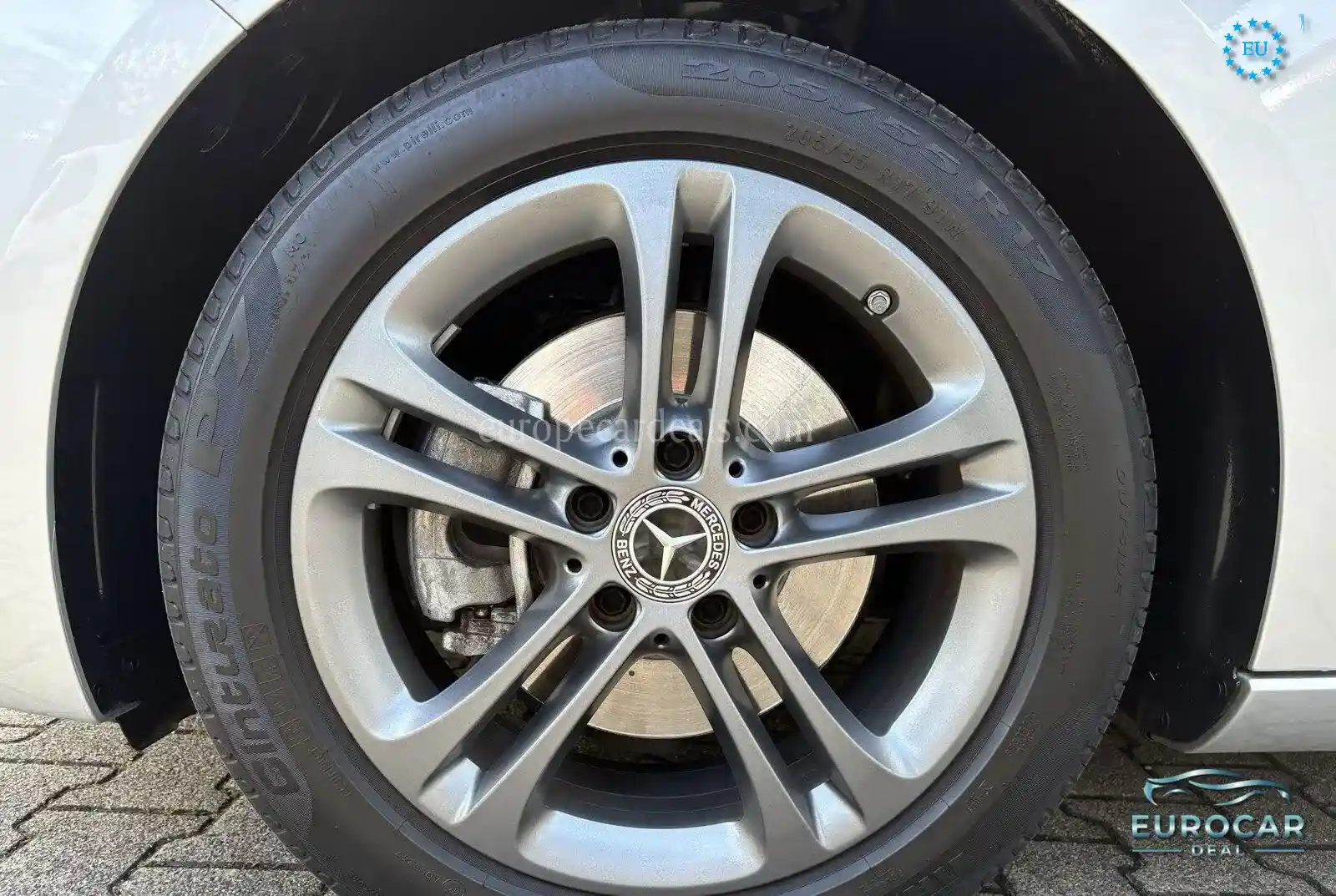 Mercedes-Benz B 200