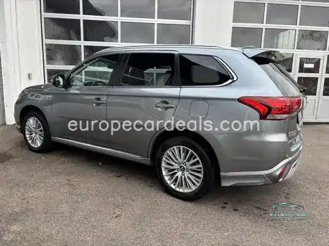 Mitsubishi Plug-in Hybrid Outlander