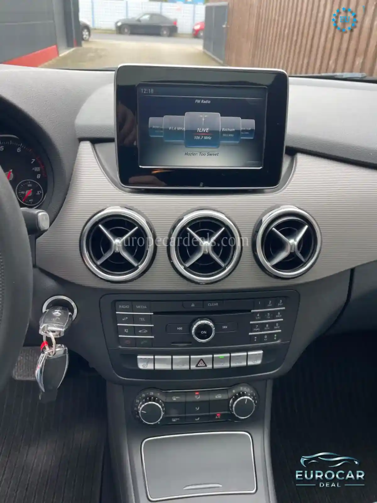 Mercedes-Benz B 220