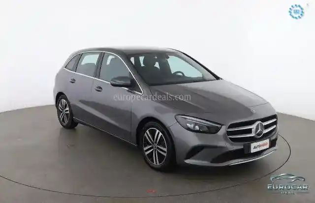 Mercedes-Benz B 180