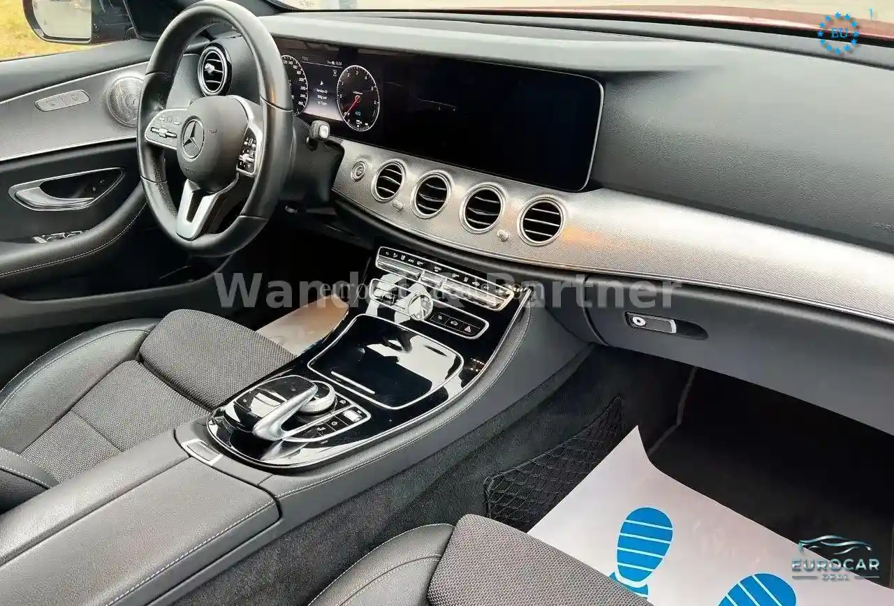 Mercedes-Benz E 300