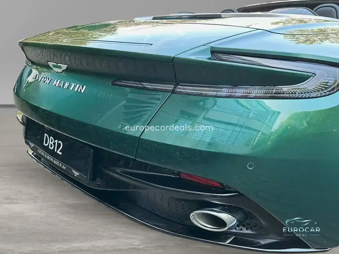 Aston Martin DB12