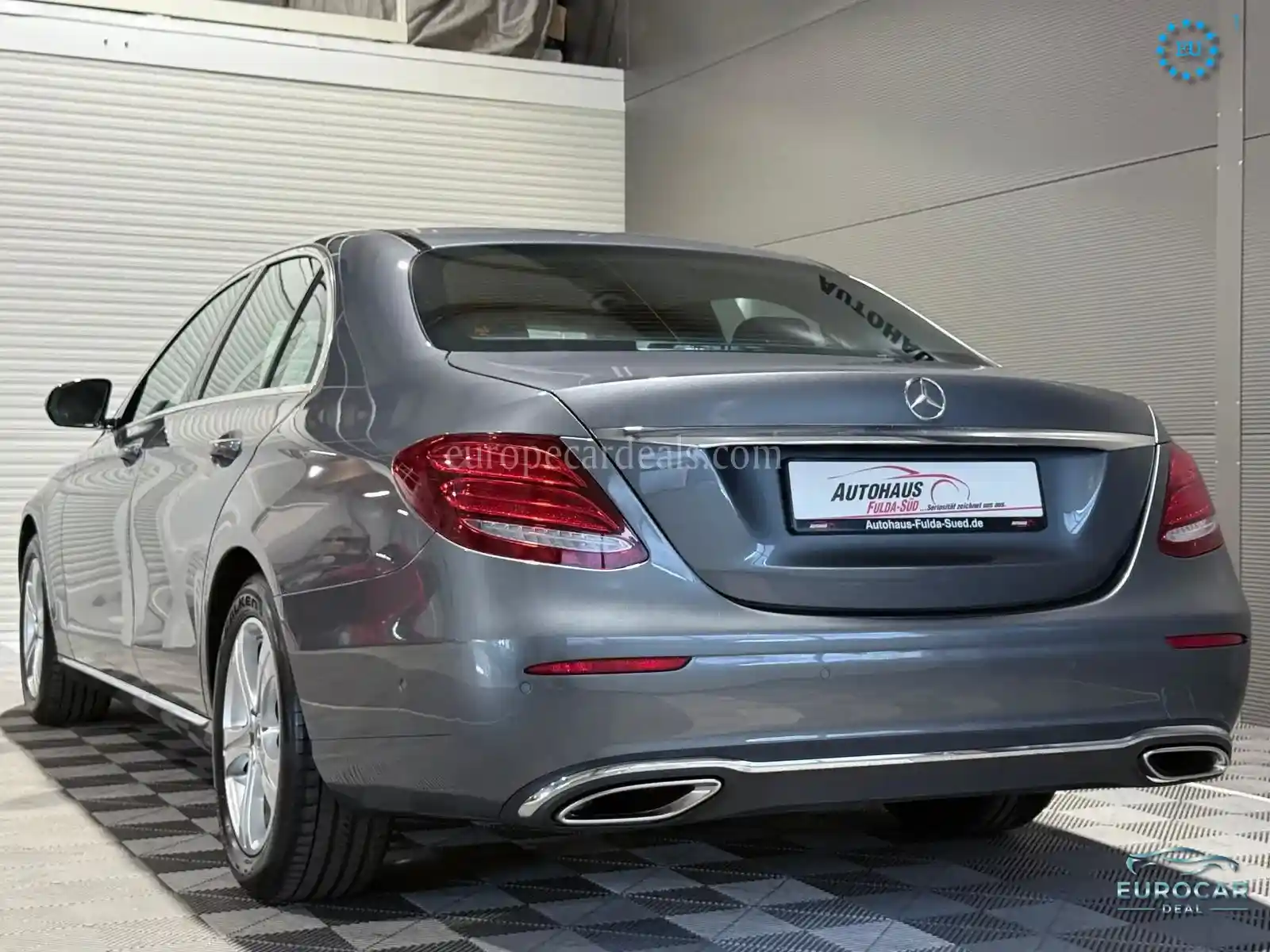 Mercedes-Benz E 200