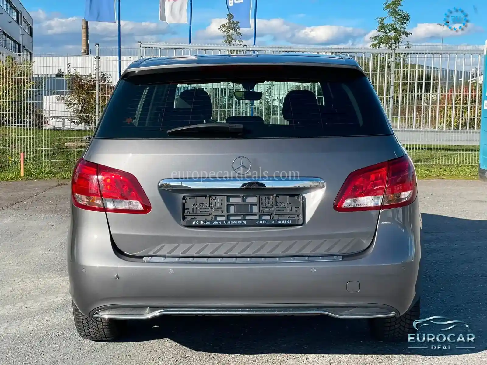 Mercedes-Benz B 180