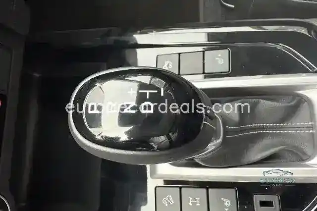 Double Cab 4WD LSE Allrad Leder LED Mehrzo