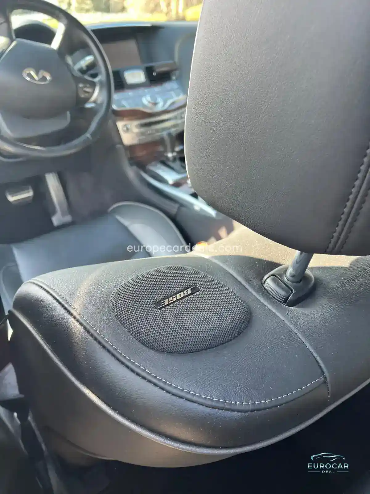 Infiniti Q70