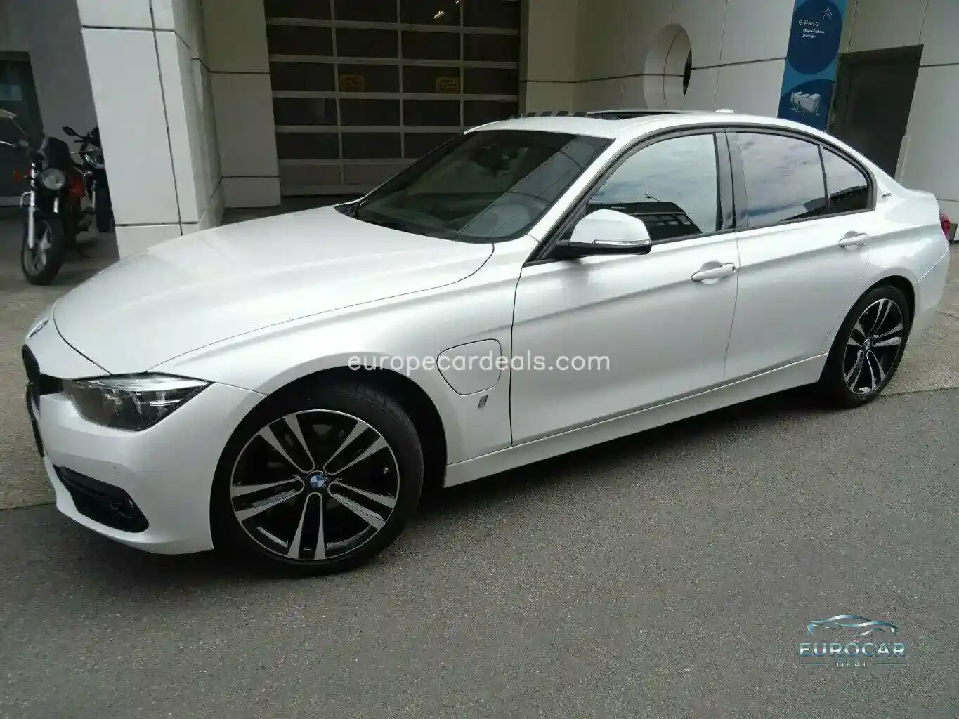BMW 330