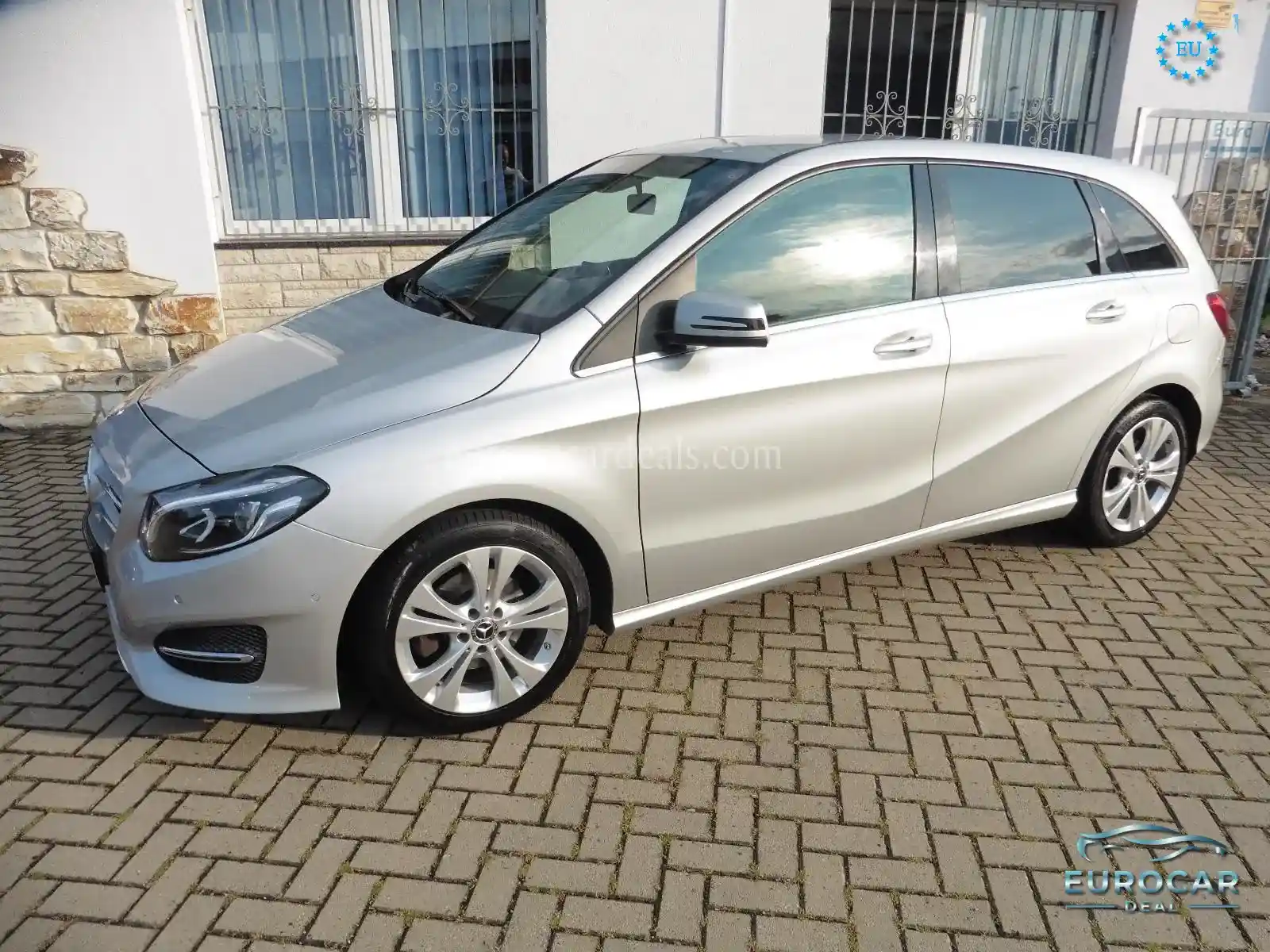 Mercedes-Benz B 180