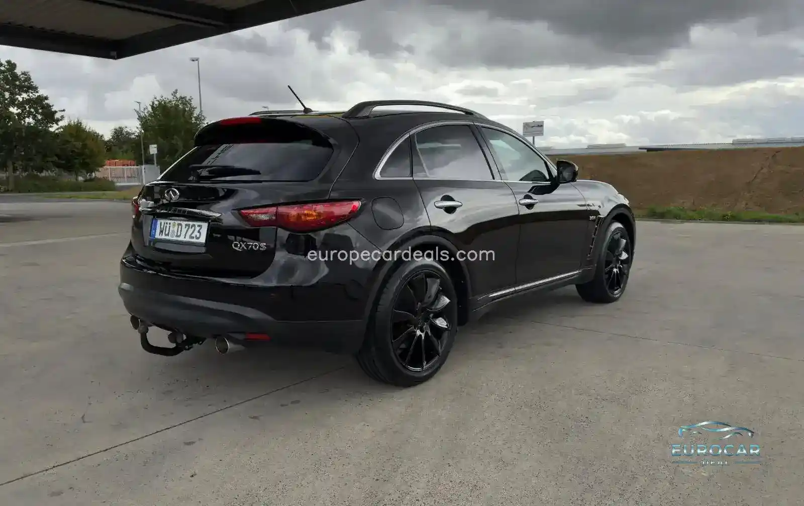 Infiniti QX70