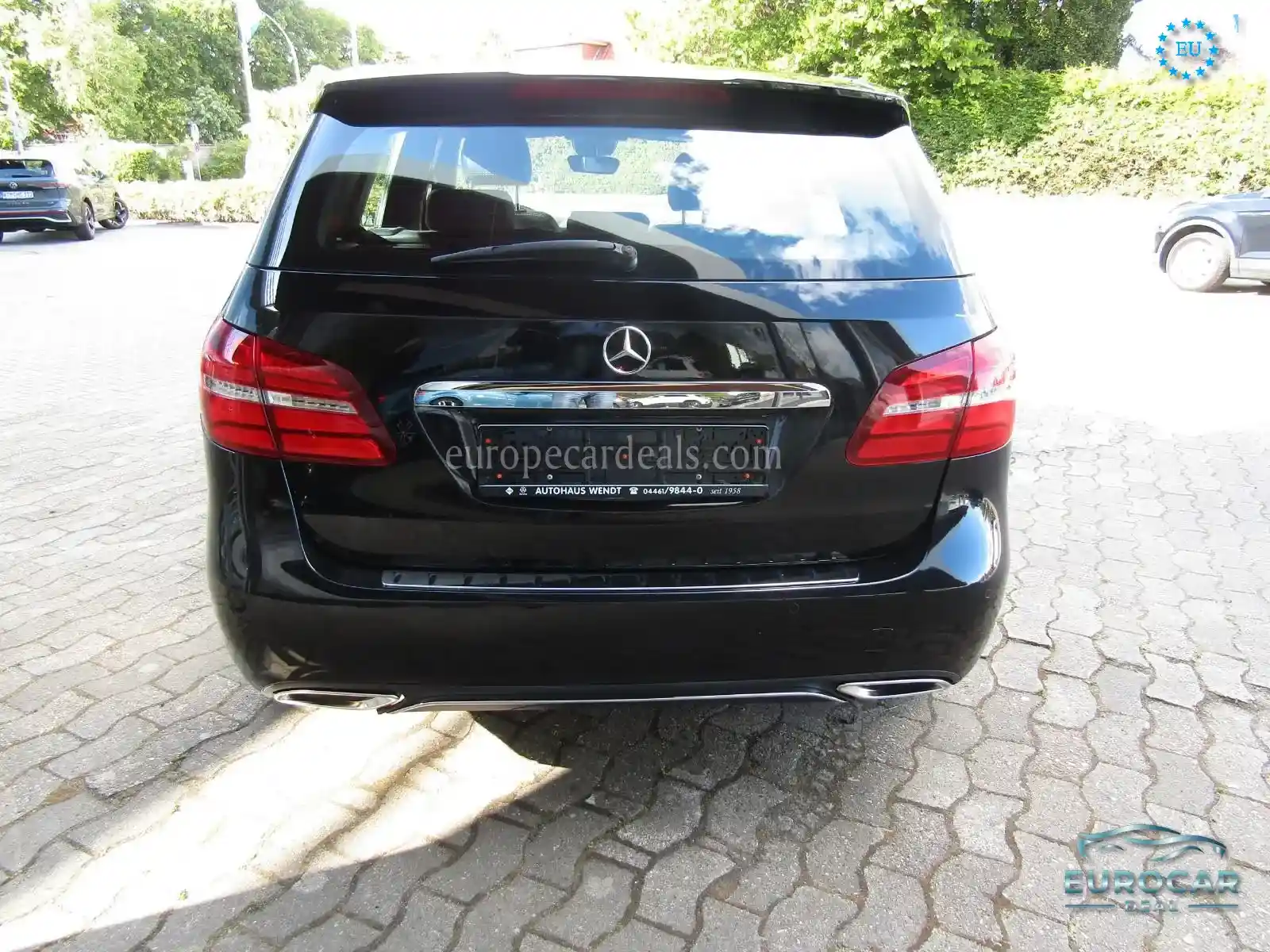 Mercedes-Benz B 180