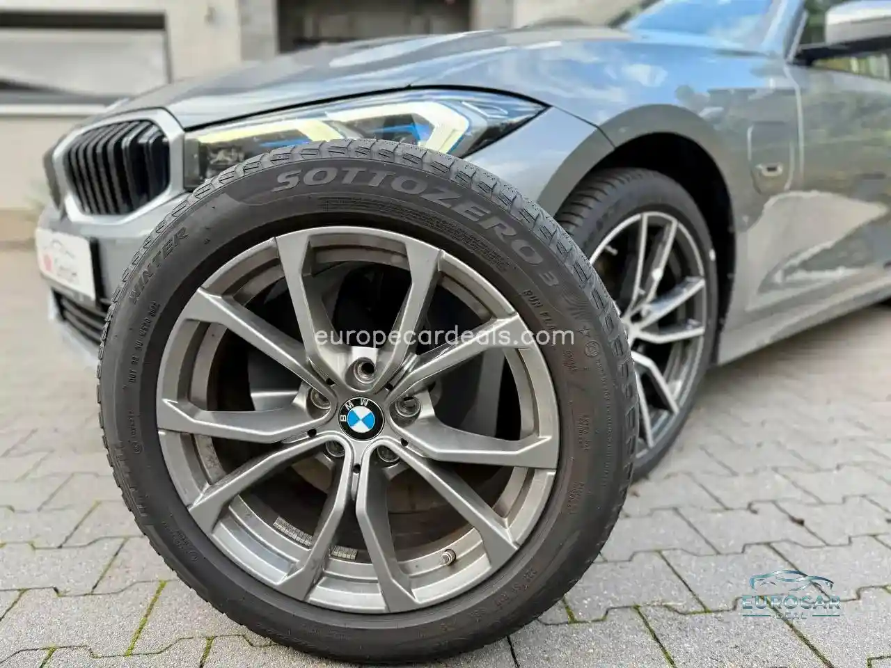 BMW 330