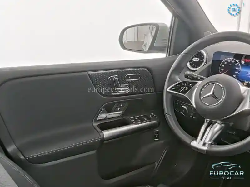 Mercedes-Benz B 220