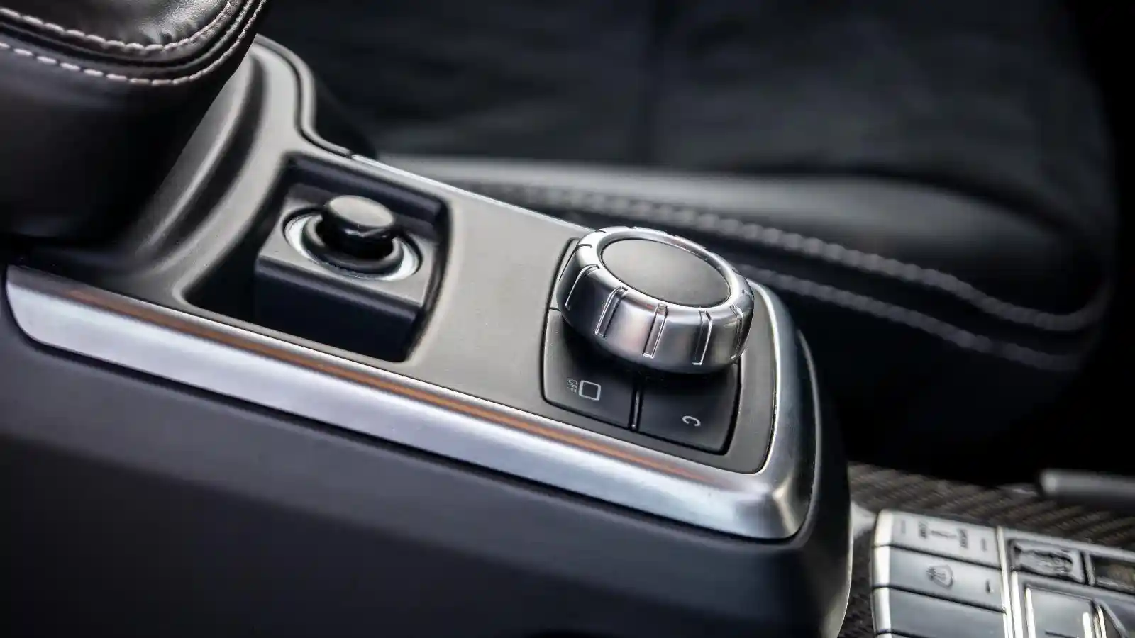 Mercedes-Benz G 500
