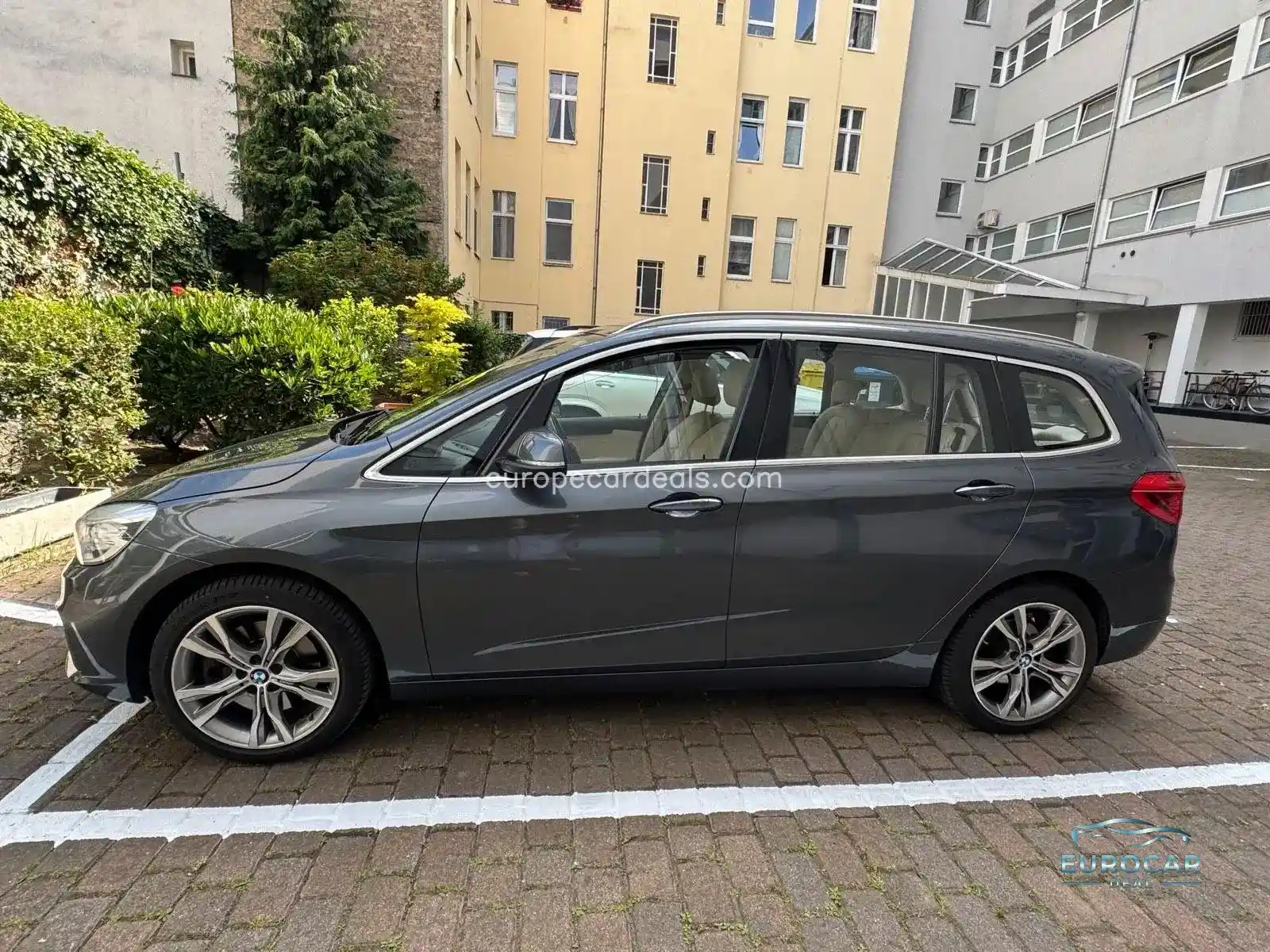 BMW 220