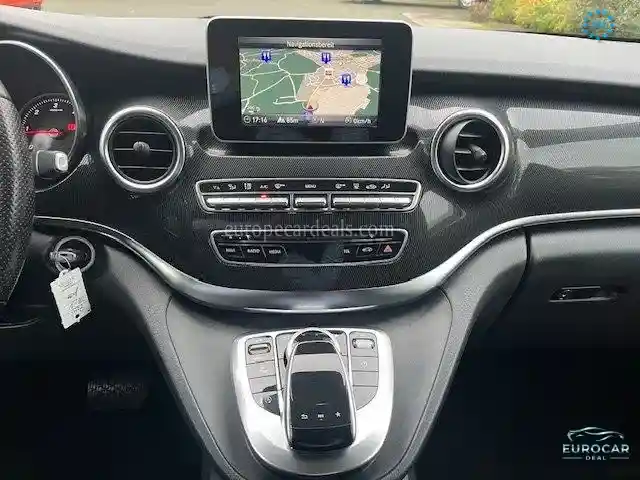 Mercedes-Benz V 250