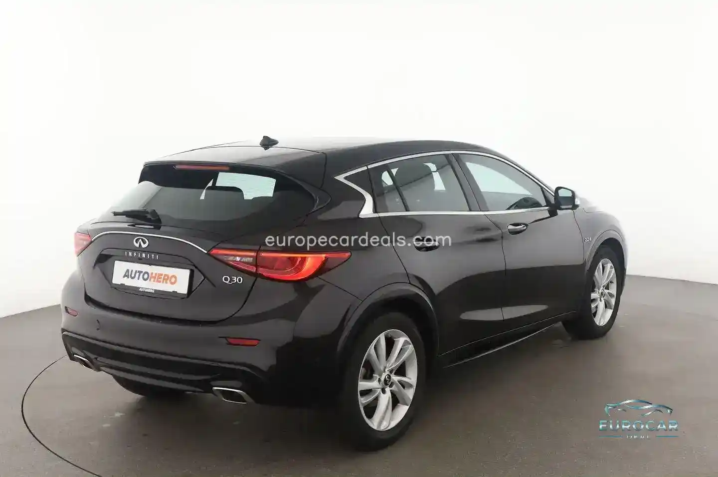 Infiniti Q30