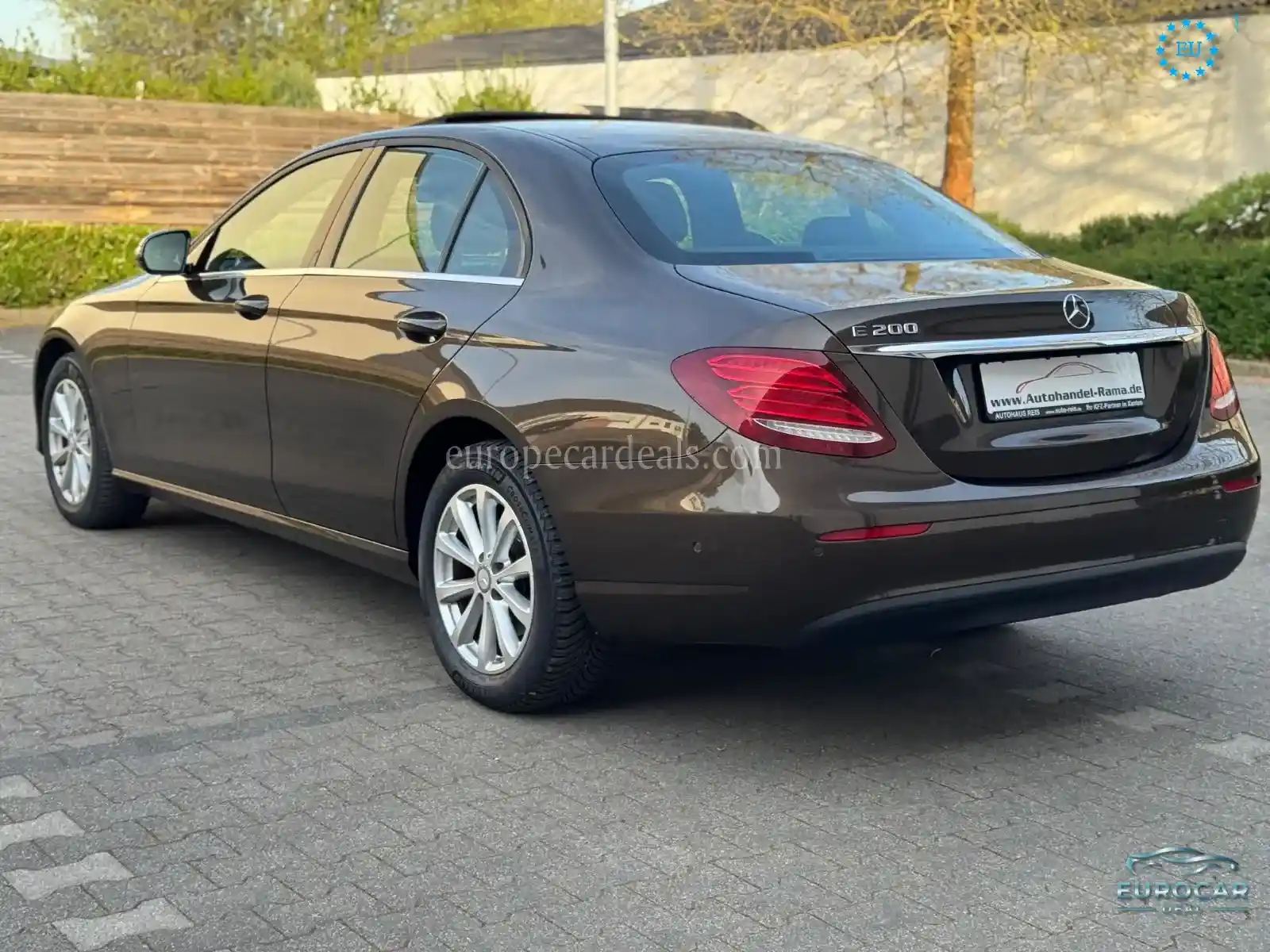 Mercedes-Benz E 200