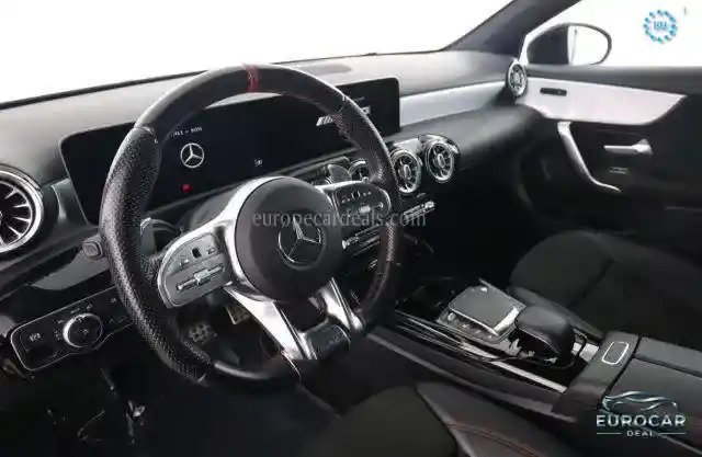 Mercedes-Benz A 35 AMG
