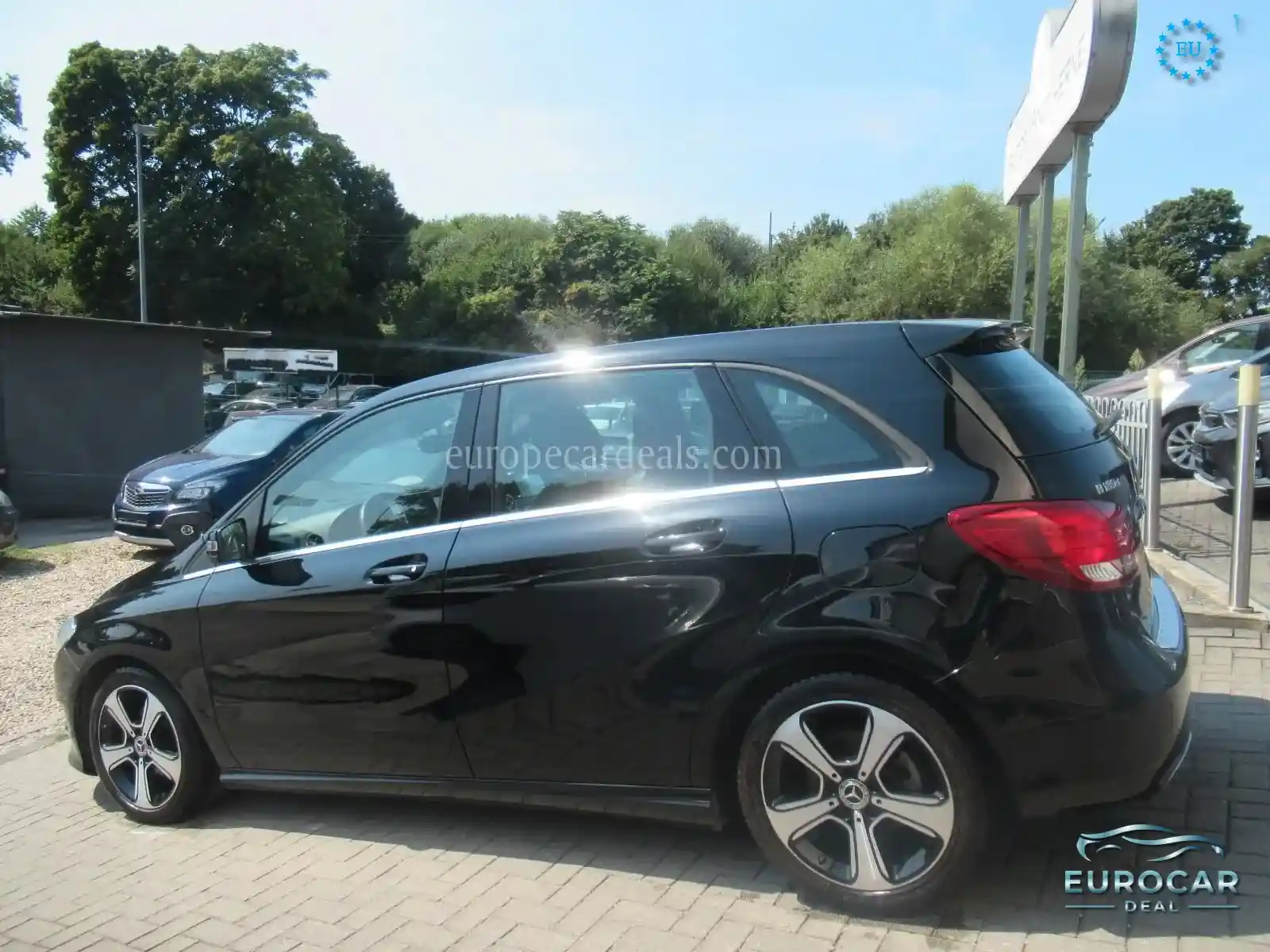 Mercedes-Benz B 180