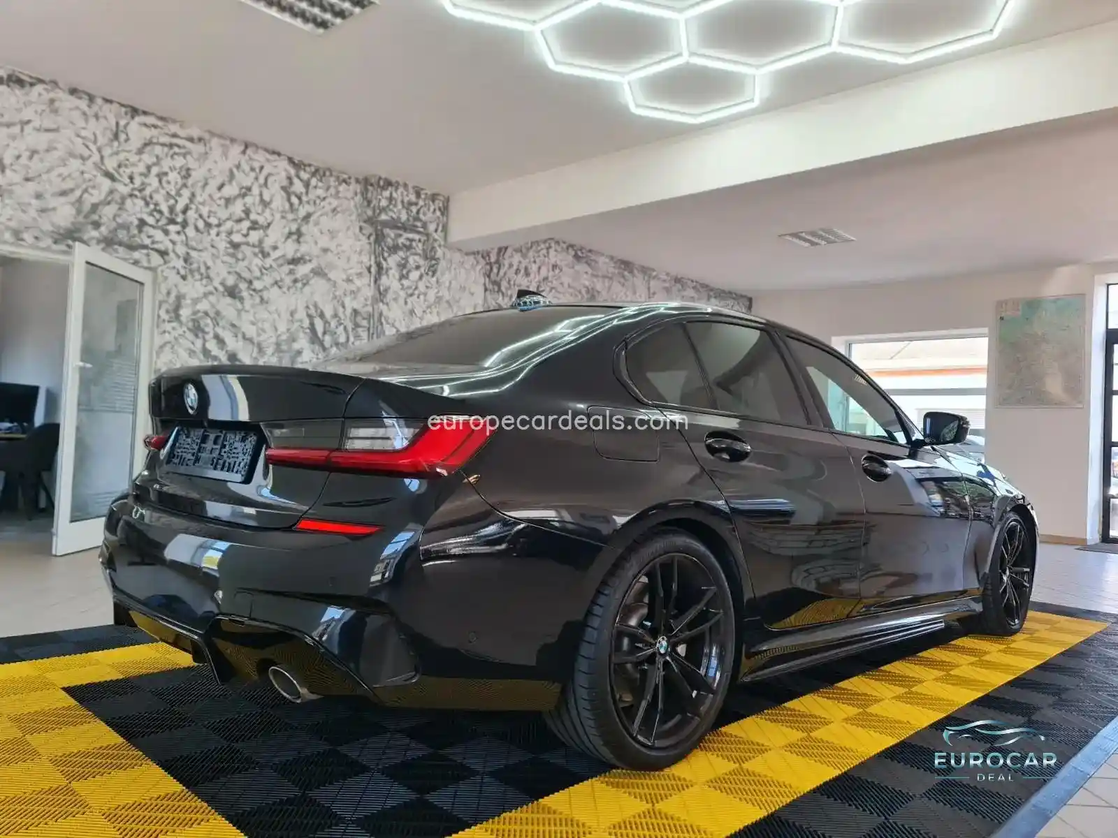 BMW 330