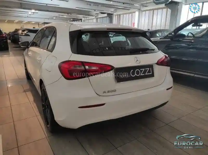 Mercedes-Benz A 200