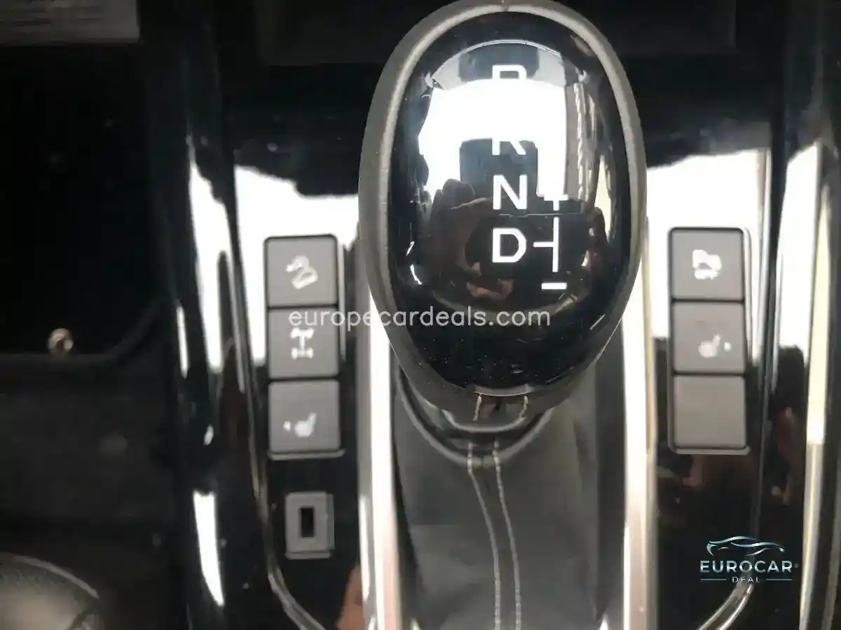 Double Cab V-Cross AT ” BAD-MAX “