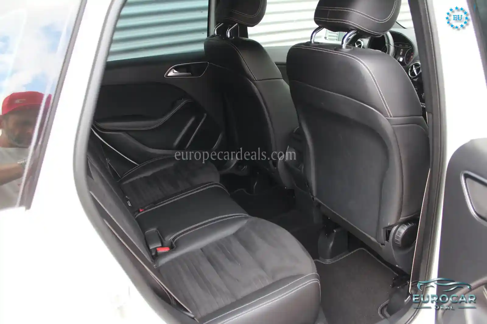 Mercedes-Benz B 180