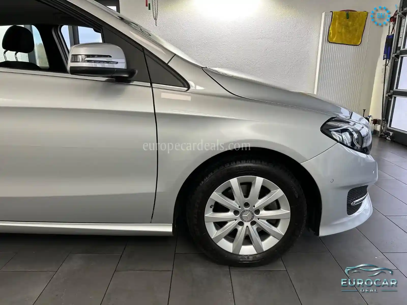 Mercedes-Benz B 180