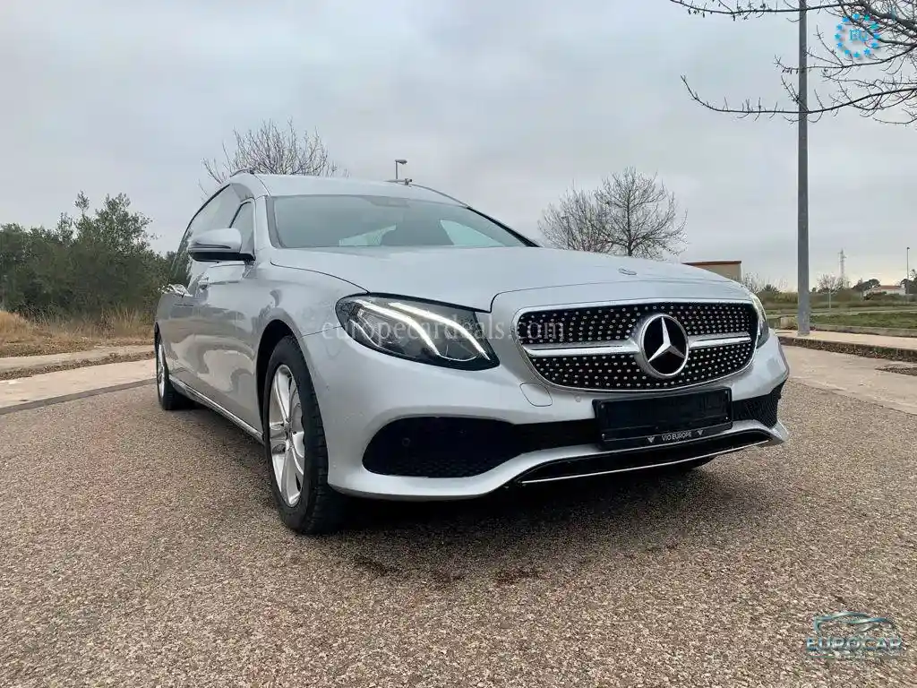 Mercedes-Benz E 200