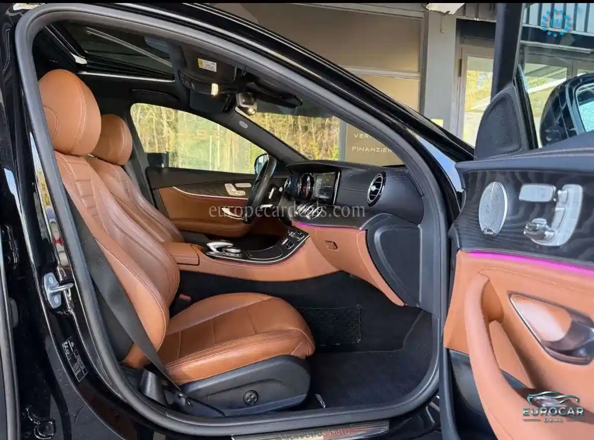 Mercedes-Benz E 300