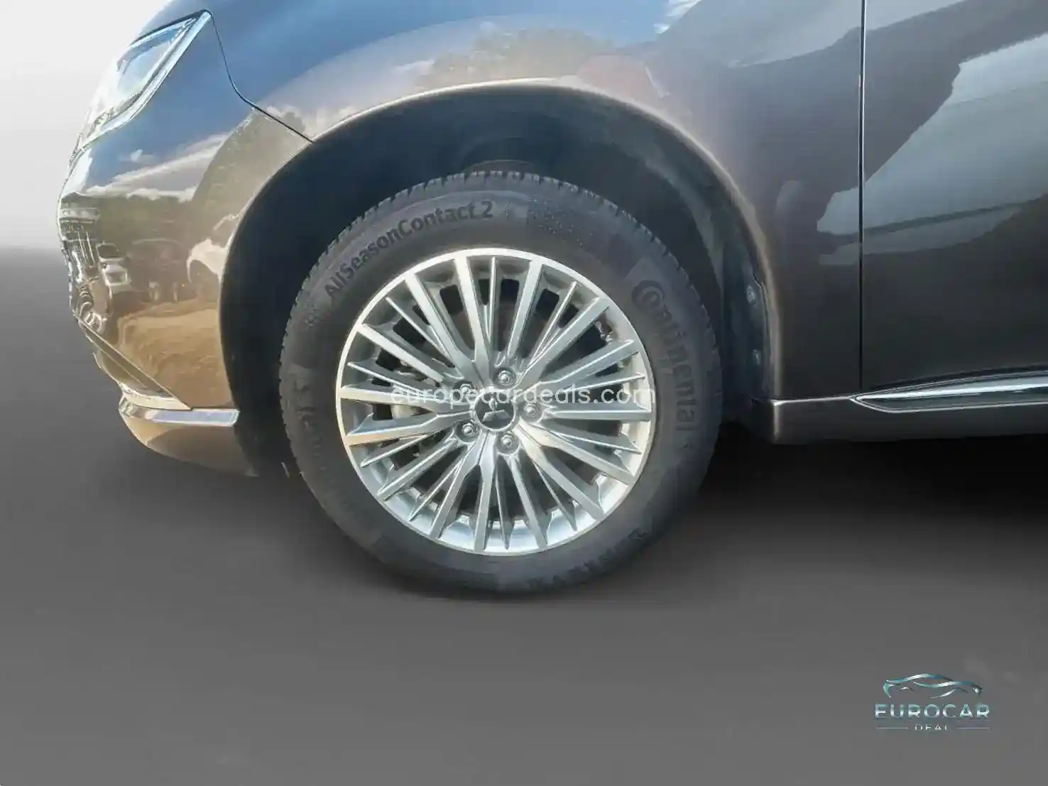 Mitsubishi Plug-in Hybrid Outlander