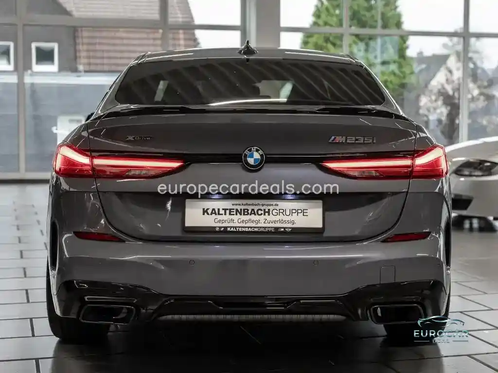 BMW M235