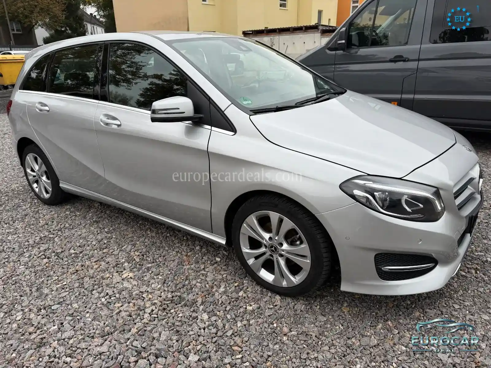 Mercedes-Benz B 180