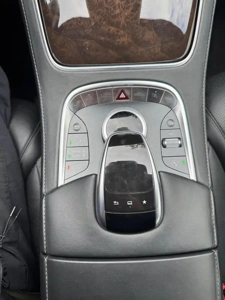 Mercedes-Benz S 600