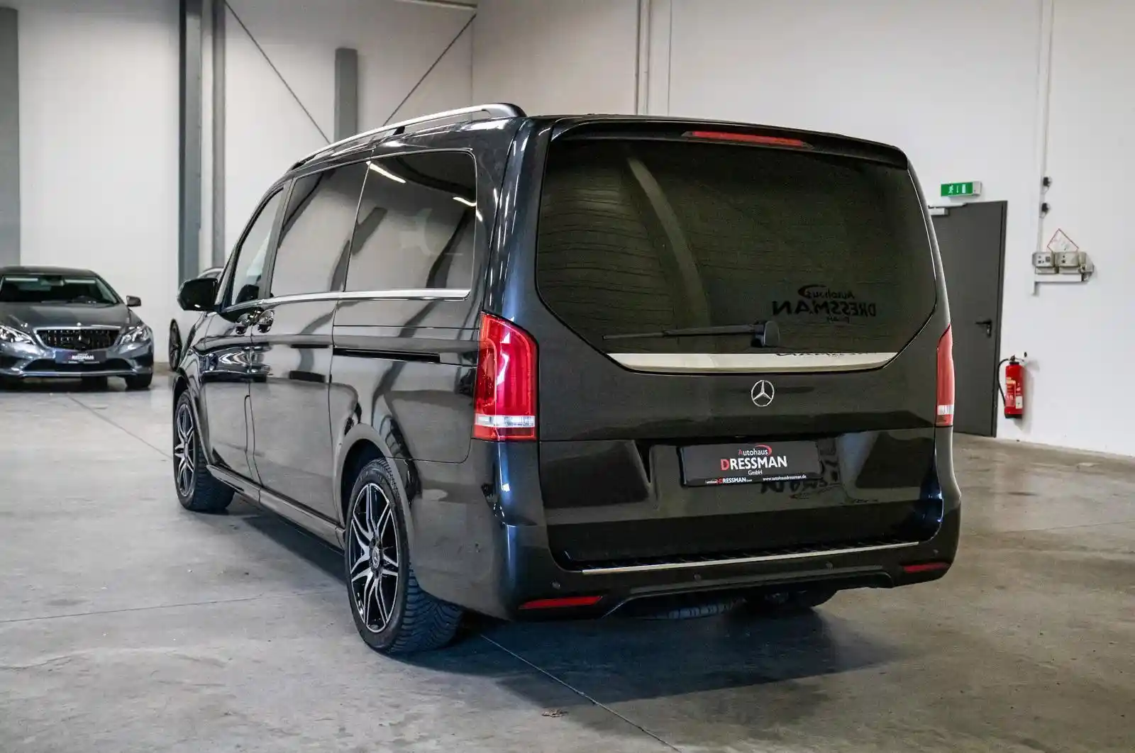 Mercedes-Benz V 220